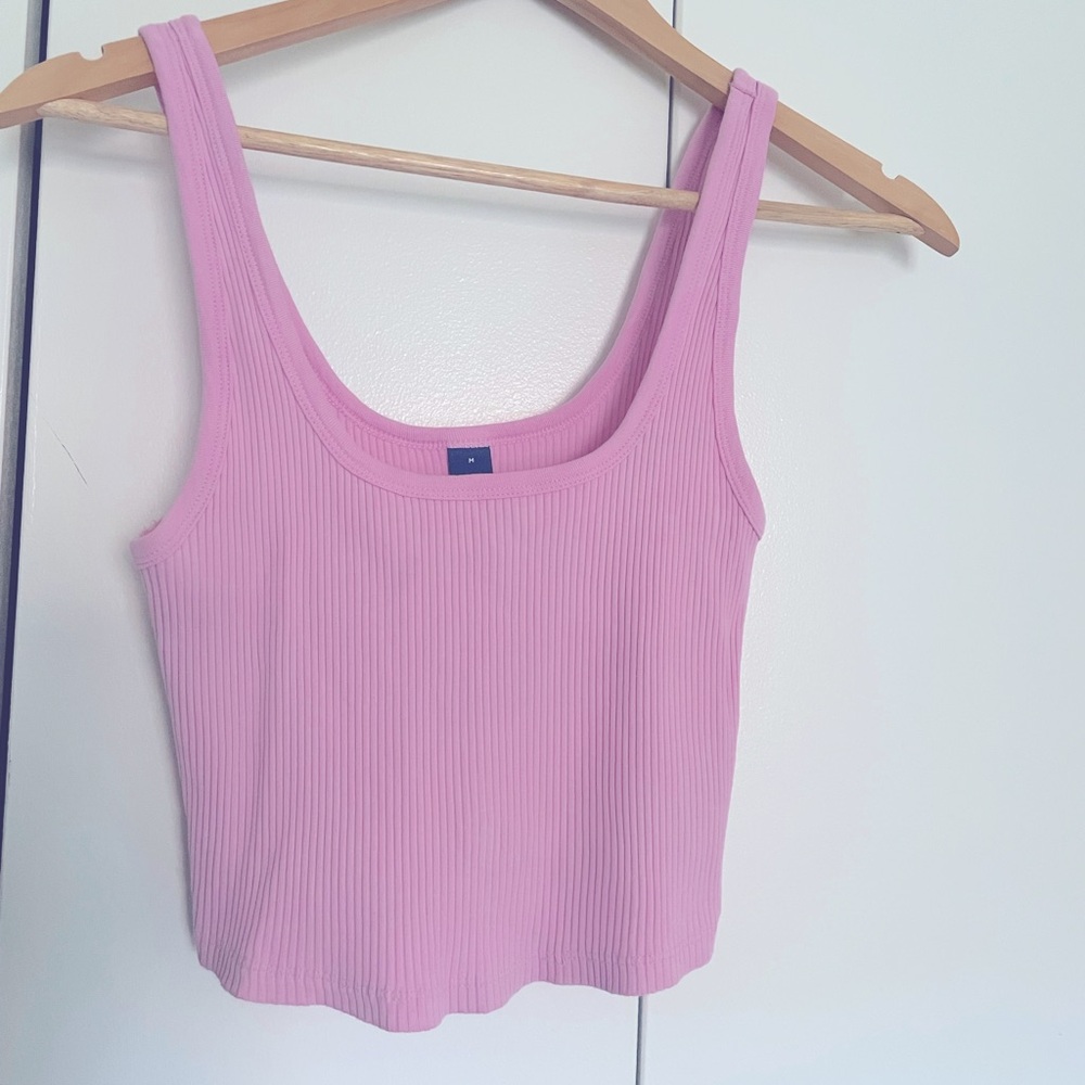 Old Navy Women’s Pink Crop Tank Size Medium